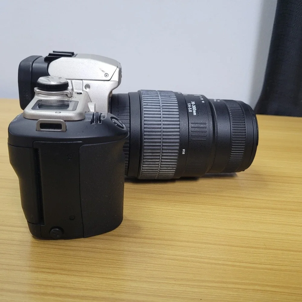 Canon EOS 55 35mm Camera Sigma 70-300mm Date Back Zoom Lens Japan Read